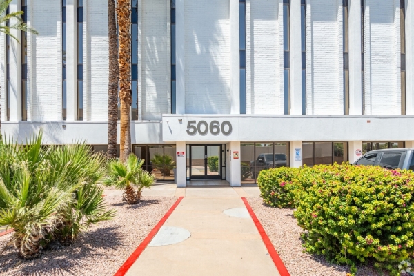 Listing Image #1 - Office for lease at 5060 N 19TH AVE AZ 85224, Phoenix AZ 85224