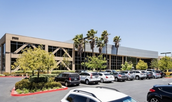 Listing Image #1 - Office for lease at 27368 Via Industria, Temecula CA 92590