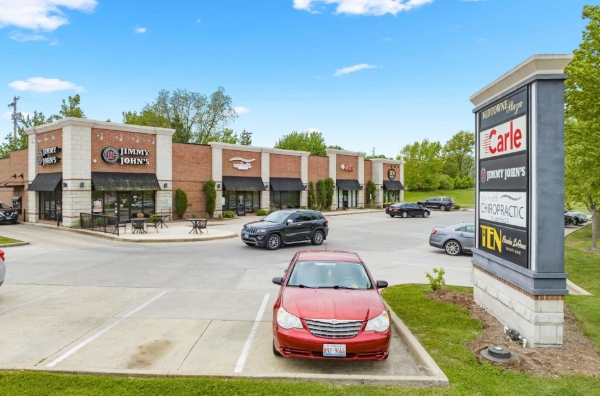 Listing Image #1 - Retail for lease at 401 N Keller Dr, Effingham IL 62401