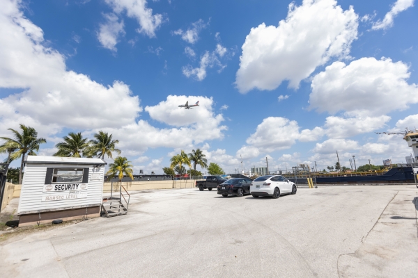 Listing Image #3 - Industrial for lease at 3611 NW S River Drive, Miami FL 33142