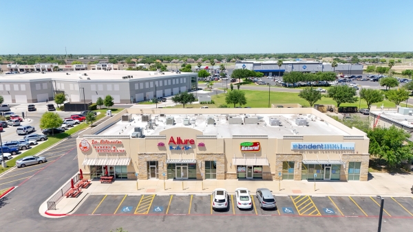 Listing Image #1 - Retail for lease at 7501 N. 10th Street, McAllen TX 78504