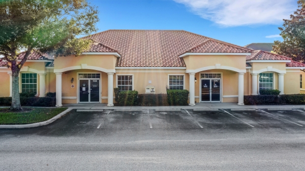 Listing Image #1 - Office for lease at 1040 E Brandon Blvd, Brandon FL 33511