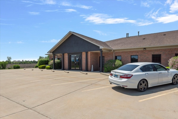Listing Image #3 - Office for lease at 3330 Ginger Creek Dr, Springfield IL 62711