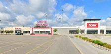 Retail property for lease in Oakwood Village, OH