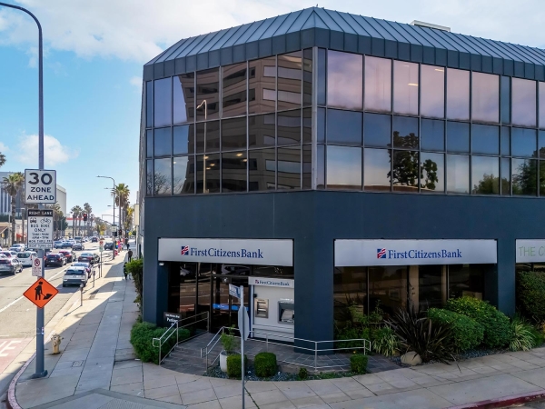 Listing Image #3 - Retail for lease at 12401 Wilshire Blvd Suite 100, Los Angeles CA 90025