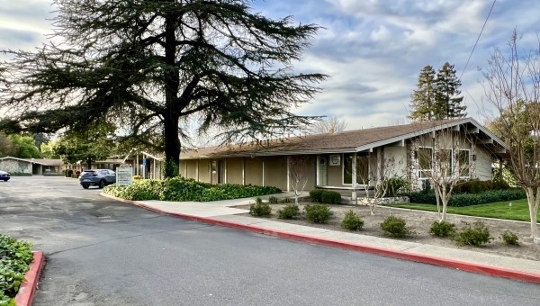 Listing Image #1 - Office for lease at 803 Coffee Rd., Modesto CA 95350