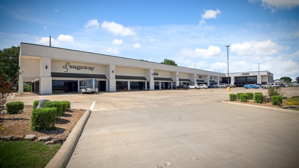 Listing Image #3 - Office for lease at 2929 S Caraway Suite 13-15, Jonesboro AR 72401