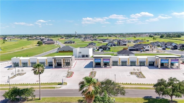 Listing Image #1 - Retail for lease at 2708 Los Lagos Drive Ste 15, Edinburg TX 78542