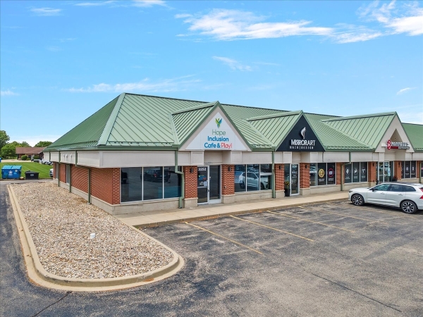 Listing Image #3 - Retail for lease at 3252 Ginger Creek Dr, Springfield IL 62711