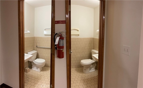 Listing Image #3 - Office for lease at 15995 Tuscola Road, Apple Valley CA 92307