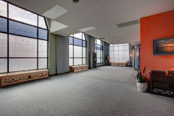 Listing Image #2 - Retail for lease at 635 S Front St, Mankato MN 56001