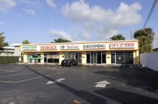Retail for lease in Oakland Park, FL