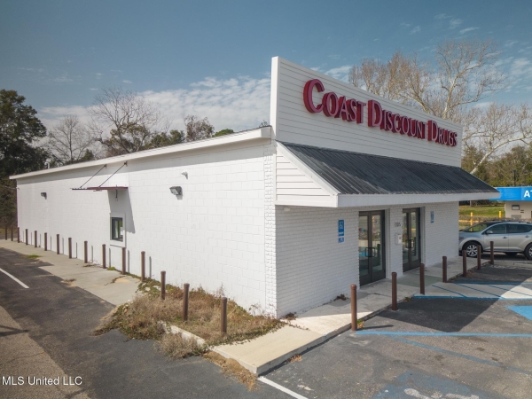 Listing Image #3 - Retail for lease at 1105 Broad Avenue, Gulfport MS 39501