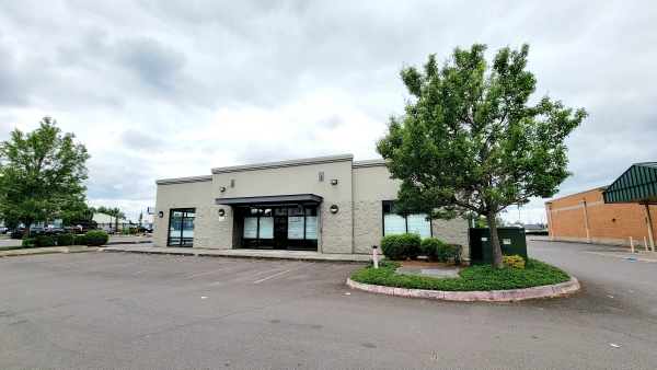 Listing Image #2 - Retail for lease at 164 Lancaster Dr SE, Salem OR 97301