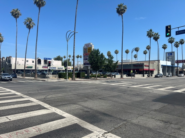 Listing Image #1 - Retail for lease at 6572 Van Nuys Boulevard, Van Nuys CA 91405