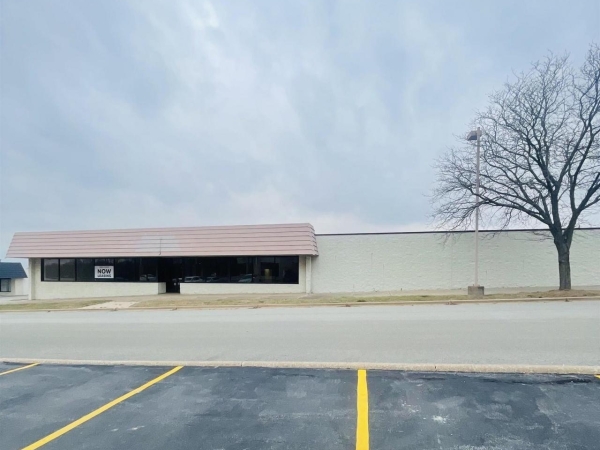 Listing Image #2 - Others for lease at 4700 N UNIVERSITY Avenue, Peoria IL 61614
