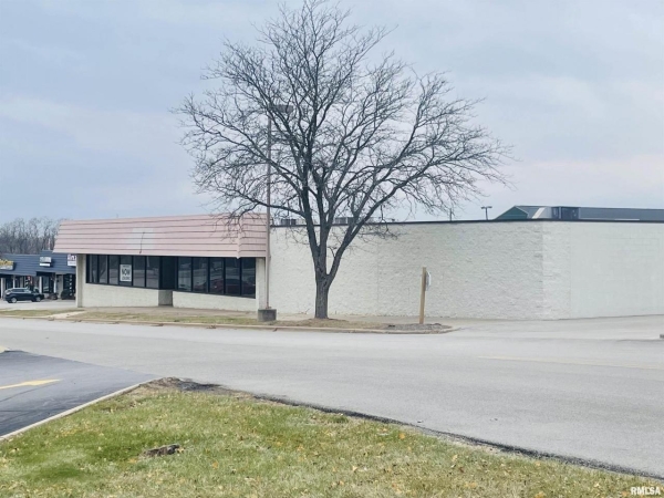 Listing Image #3 - Others for lease at 4700 N UNIVERSITY Avenue, Peoria IL 61614