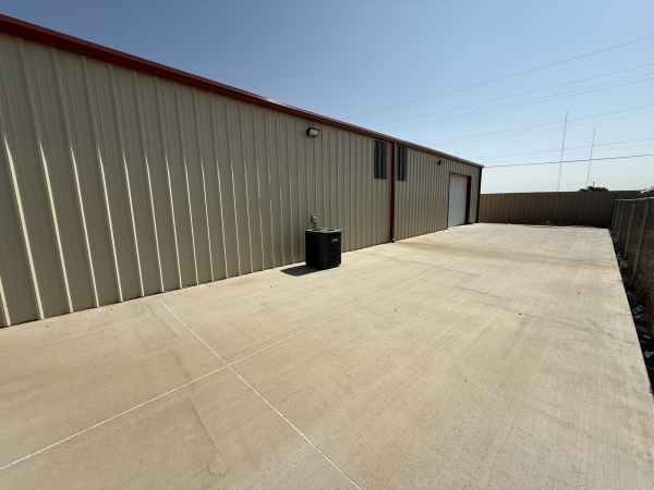 Listing Image #2 - Industrial for lease at 906 E 66th, Lubbock TX 79404