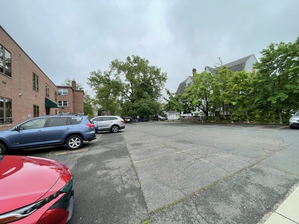 Listing Image #2 - Office for lease at 609 Farmington Ave, Hartford CT 06105