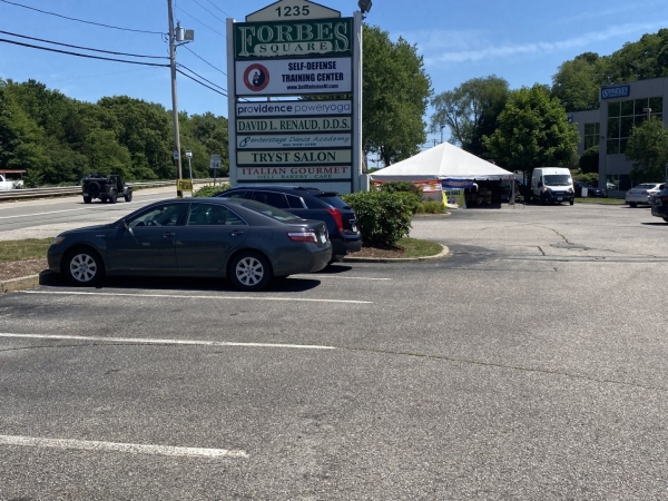 Listing Image #1 - Retail for lease at 1235 Wampanoag Trl, East Providence RI 02915