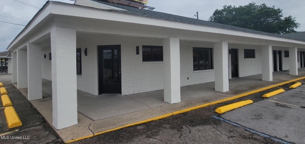 Listing Image #1 - Retail for lease at 200 Pass Road, Gulfport MS 39507