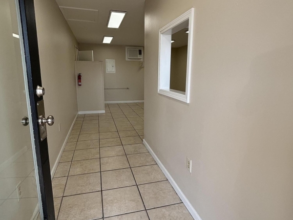 Listing Image #3 - Retail for lease at 200 Pass Road, Gulfport MS 39507