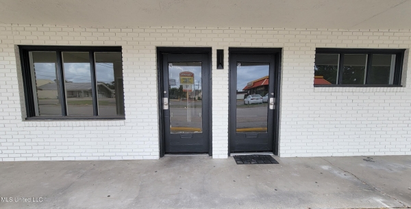 Listing Image #1 - Retail for lease at 200 Pass Road, Gulfport MS 39507