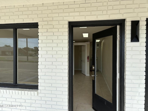 Listing Image #2 - Retail for lease at 200 Pass Road, Gulfport MS 39507