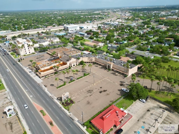 Listing Image #3 - Retail for lease at 2200 Boca Chica Blvd. Unit 106, Brownsville TX 78521