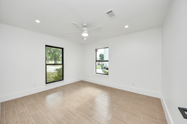 Listing Image #3 - Office for lease at 1318 E 29th St, Houston TX 77009