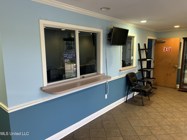 Listing Image #3 - Office for lease at 24 Marks Road, Ocean Springs MS 39564