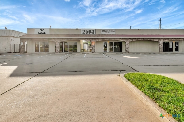 Listing Image #2 - Office for lease at 2604 E Mockingbird Lane A, Victoria TX 77904