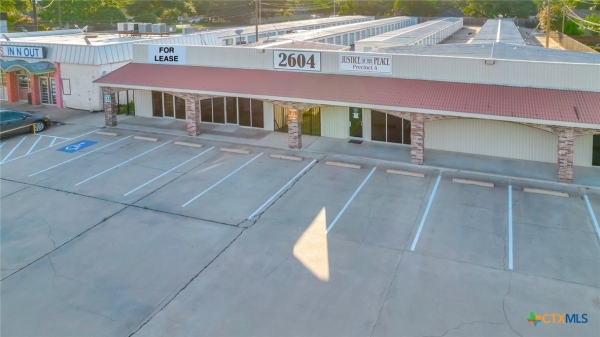 Listing Image #3 - Office for lease at 2604 E Mockingbird Lane A, Victoria TX 77904