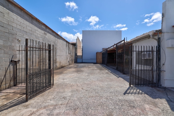 Listing Image #3 - Industrial for lease at 1924 Democrat Street, Honolulu HI 96819 Listing Image #3 - Industrial for lease at 1924 Democrat Street, Honolulu HI 96819
