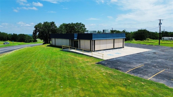 Listing Image #1 - Industrial for lease at 1020 N Eisenhower Parkway, Denison TX 75020