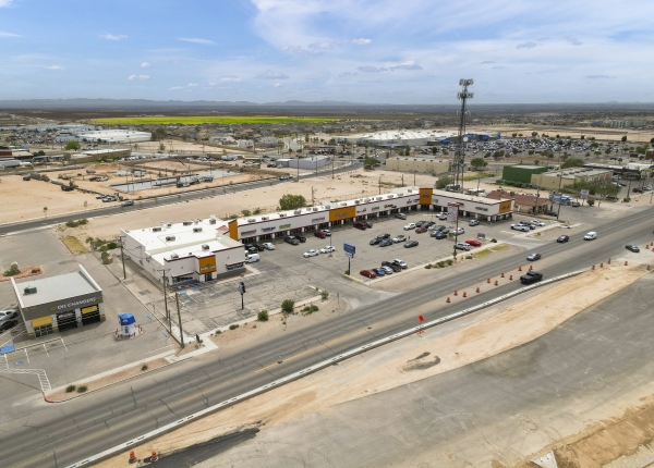 Listing Image #1 - Shopping Center for lease at 14010 Horizon Boulevard Suite C, Horizon City TX 79928