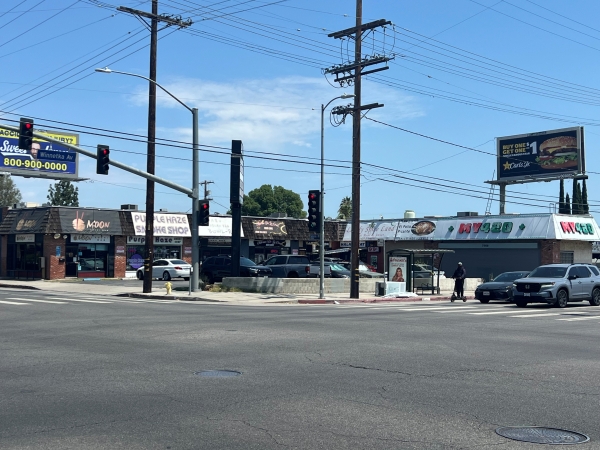 Listing Image #1 - Retail for lease at 7570 Winnetka Avenue, Winnetka CA 91306