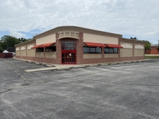 Retail property for lease in Flora, IL
