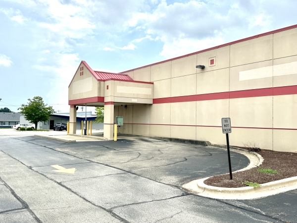 Listing Image #2 - Retail for lease at 1818 S Philo Rd, Urbana IL 61802