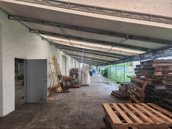 Listing Image #2 - Industrial for lease at 1904 44th Ave E, Bradenton FL 34203