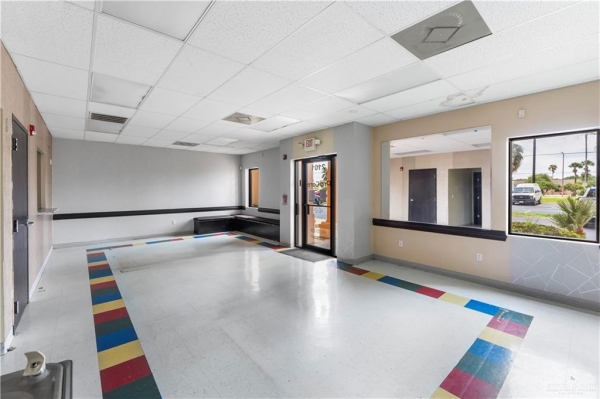 Listing Image #2 - Office for lease at 2101 E. Griffin Pkwy, Mission TX 78572