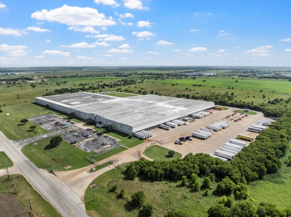 Listing Image #2 - Industrial for lease at 2055 S Main St, McGregor TX 76657