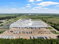 Industrial property for lease in McGregor, TX
