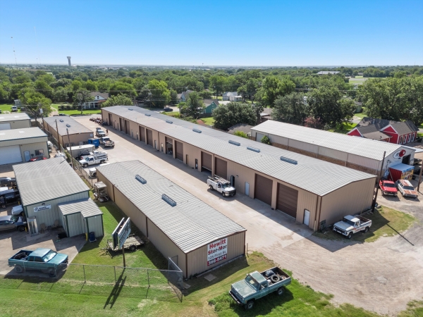 Listing Image #1 - Industrial for lease at 125 N 1st St, Hewitt TX 76643
