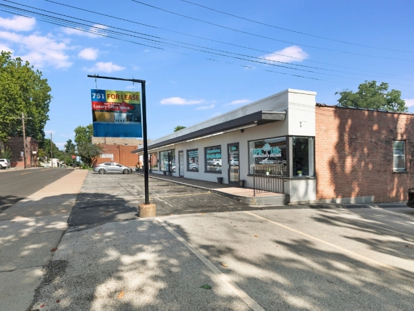 Listing Image #1 - Office for lease at 729 Rue Saint Francois St, Florissant MO 63031