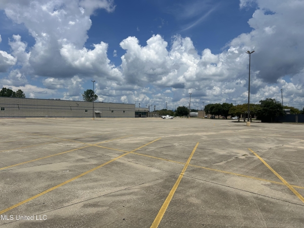 Listing Image #2 - Retail for lease at 3943 Denny Avenue, Pascagoula MS 39581