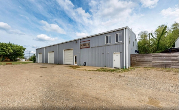 Listing Image #3 - Industrial for lease at 11544 Cockleburr Rd, Roanoke TX 76262