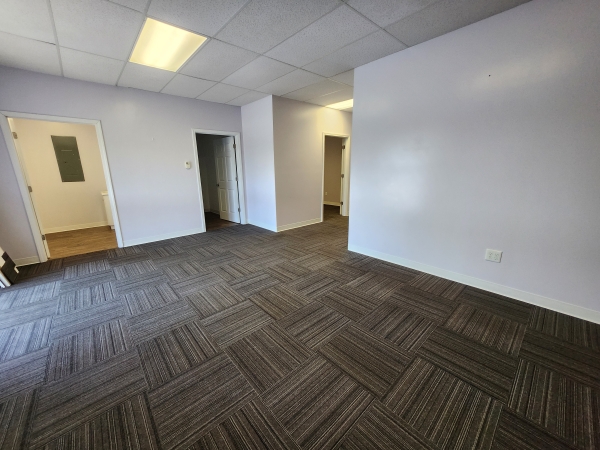 Listing Image #3 - Retail for lease at 2891 N Water St, Decatur IL 62526