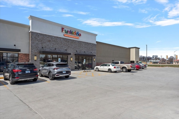 Listing Image #1 - Retail for lease at 3101 S MacArthur Blvd, Springfield IL 62704