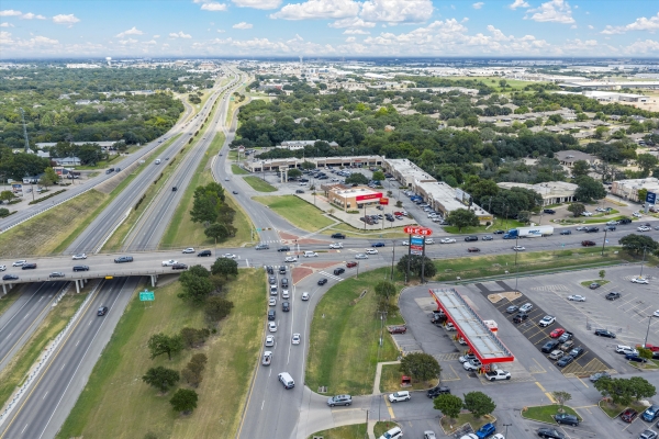 Listing Image #1 - Retail for lease at 8810 W Hwy 84, Woodway TX 76712